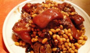 Braised Pork Trotters with Soybeans